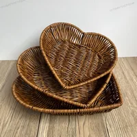 Heart Shape Bread Display Fruit Dish Baskets Leaf Rattan Weaving Basket Serving Storage Bowls for Family Friend Neighbor Gift 1