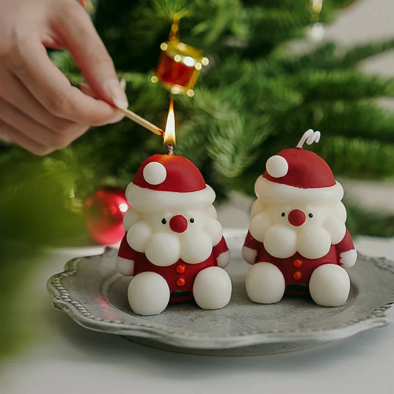 Handmade Christmas Tree Scented Candles with Realistic Santa Claus Design - Festive Ambiance Gift Favors