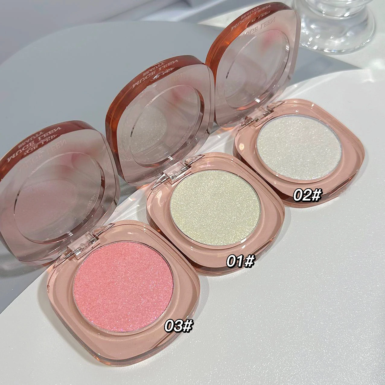 thumbnail image 4 of Maquillaje Iluminador Rosa Polarizado Brillante Brillo Ilumina Pómulos Ojos Paleta de Alto Brillo Alta Pigmentación Brillo Fino, 4 of 5