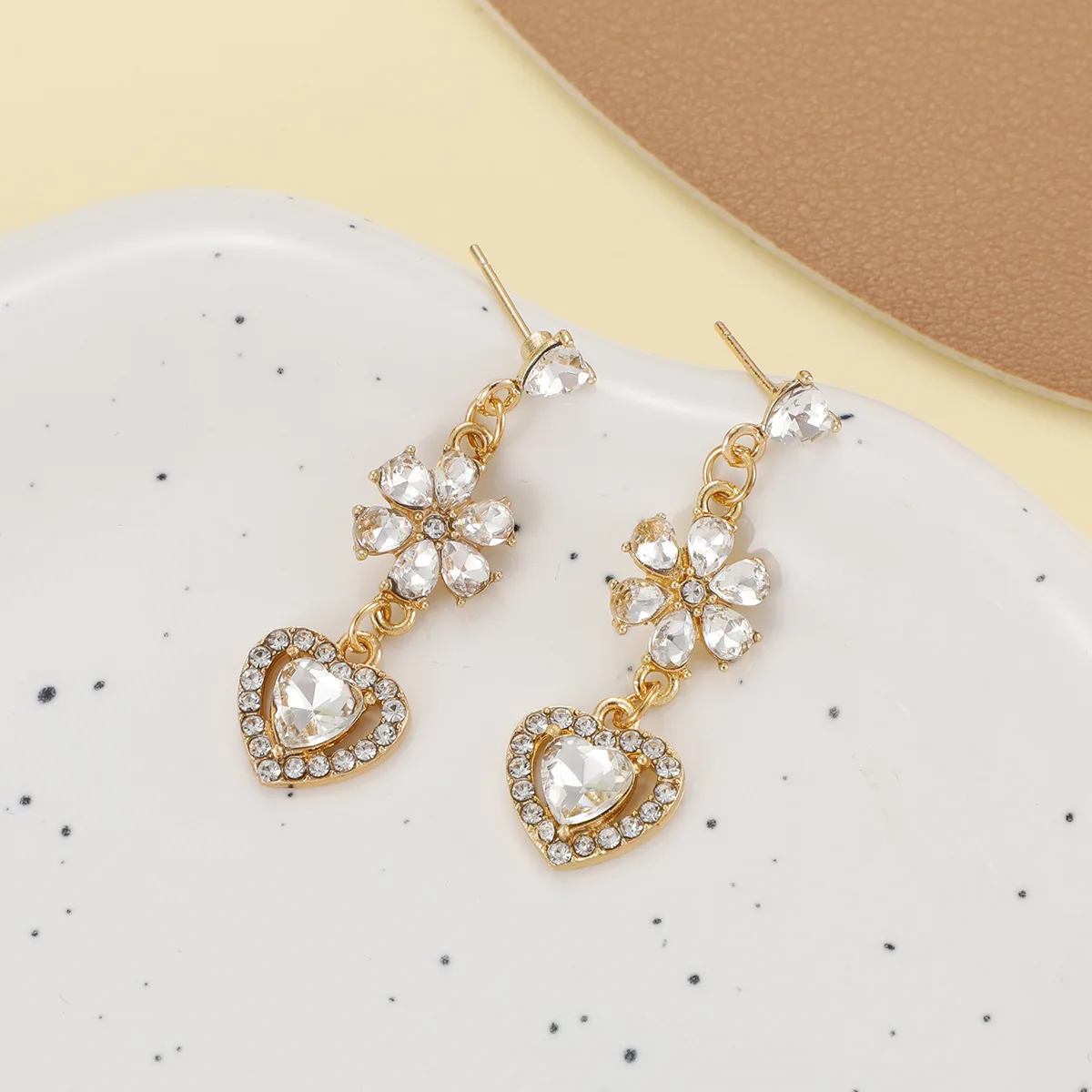 Fashion Flower Love Earrings for Women Korean Gold Color Zircon Girls Design Stud Earrings 2023 New Trendy Wedding Gifts Jewelry