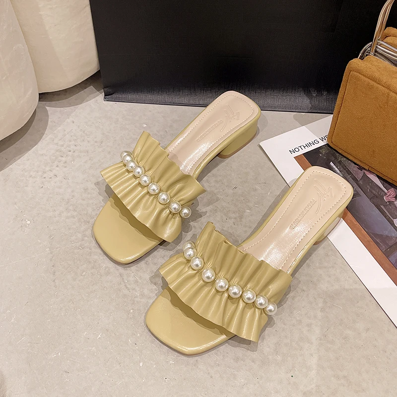 

2022 New Women's Slippers Fairy Style Fashion Pearl Pleated Middle Heel Sandals Women's Summer Beach Shoes Femmes Sandalias