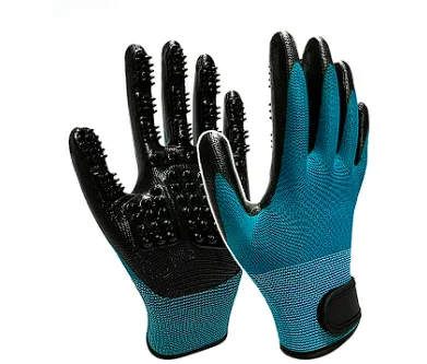 High quality anti slip and anti scratch pet grooming and cleaning gloves for cats dogs bathing
