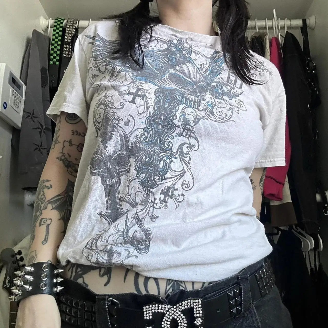 

hirigin Women Y2K Floral Skulls Graphic T-Shirt Vintage Short Sleeve O-neck Crop Top Grunge Gothic Tees Retro Streetwear 2023
