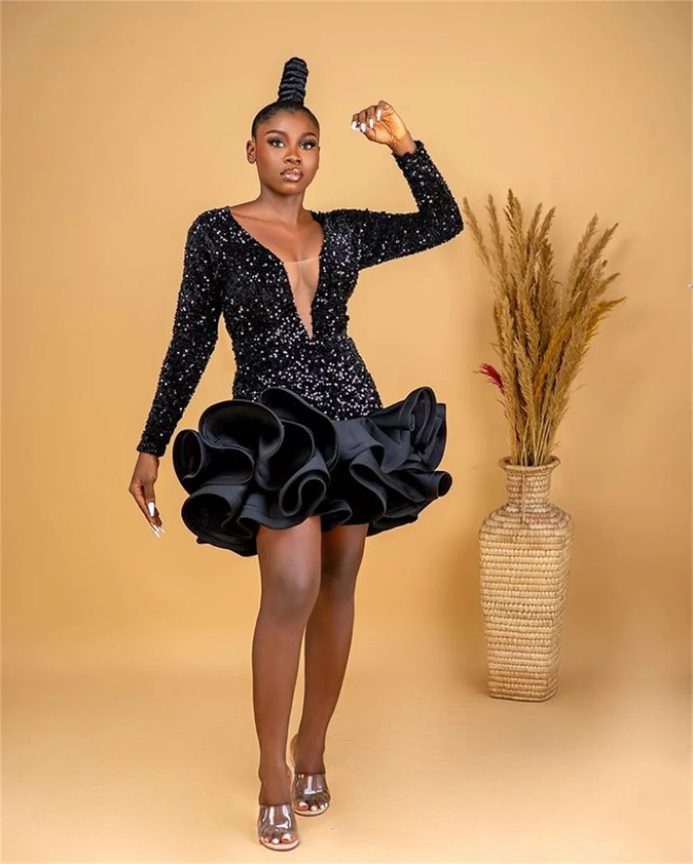 

Black Velvet Sequins Long Sleeves Short Prom Dresses For African Girls Mini Homecoming Gowns Ruffles Edge Vestidos De Graduación