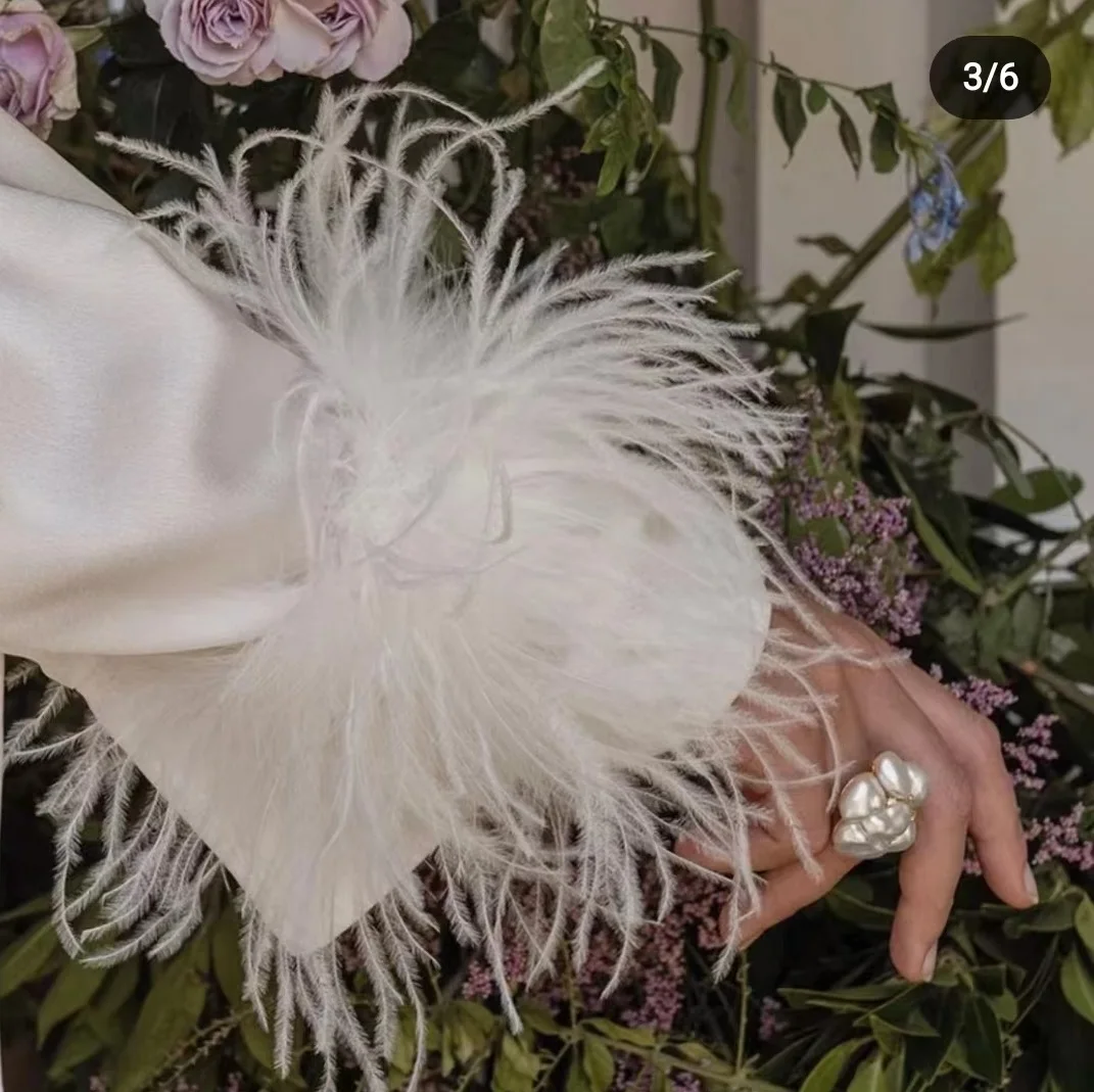 1 Pcs Feather Snap Cuffs Ostrich Feather Cuff Slap Bracelet Feather Ladies Feather Cuffs Wrist Sleeve White Feather Cuff Blazer 2pcs white snap on real feathers cuff bracelet adjustable ostrich feather wrist cuff for women feather cuffs