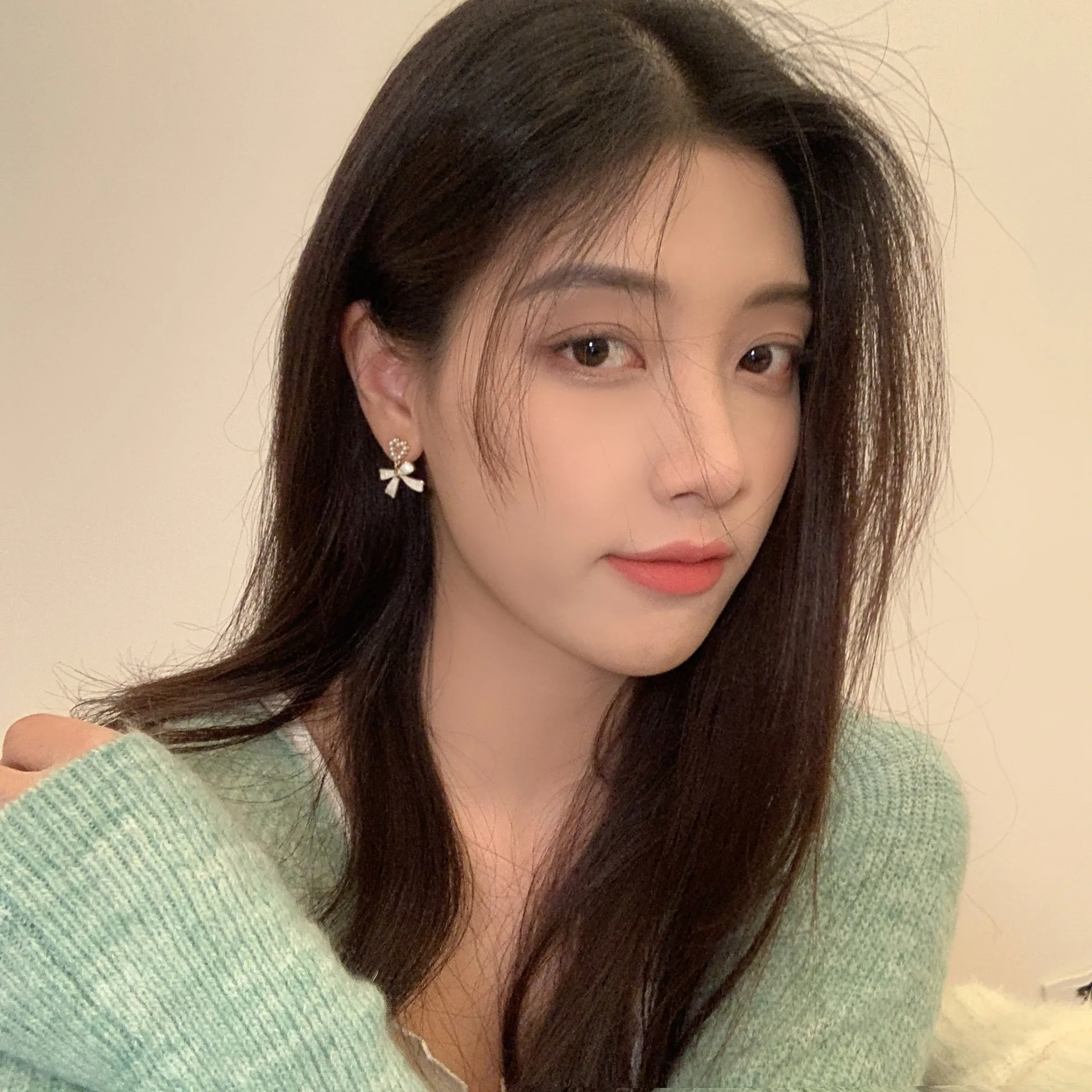 2022 New Simple Enamel White Bow Ear Clip on Earrings Female Fashion Sweet Pearl Heart Clip Earrings Without Piercing for Women 5
