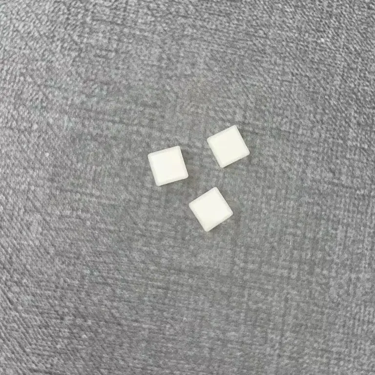 적외선 필터, 1064nm 필터, 적색 코팅, AR1064nm, 가시광선 흡수, 고광학 등급.