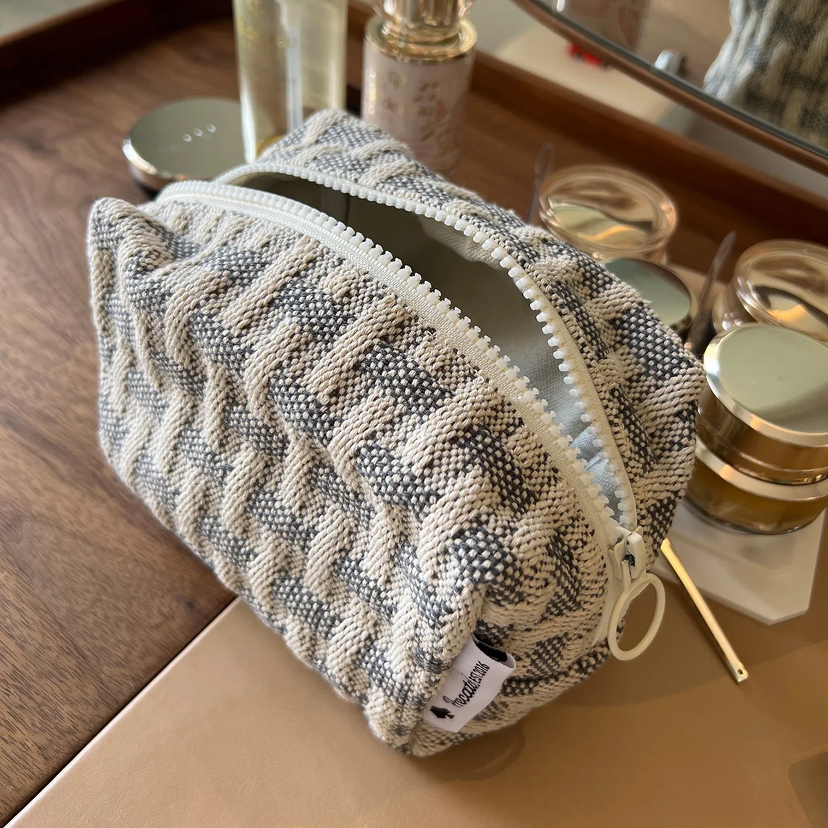 Classic Plaid Multifunctional Three-dimensional Makeup Bag with Large Capacity 5