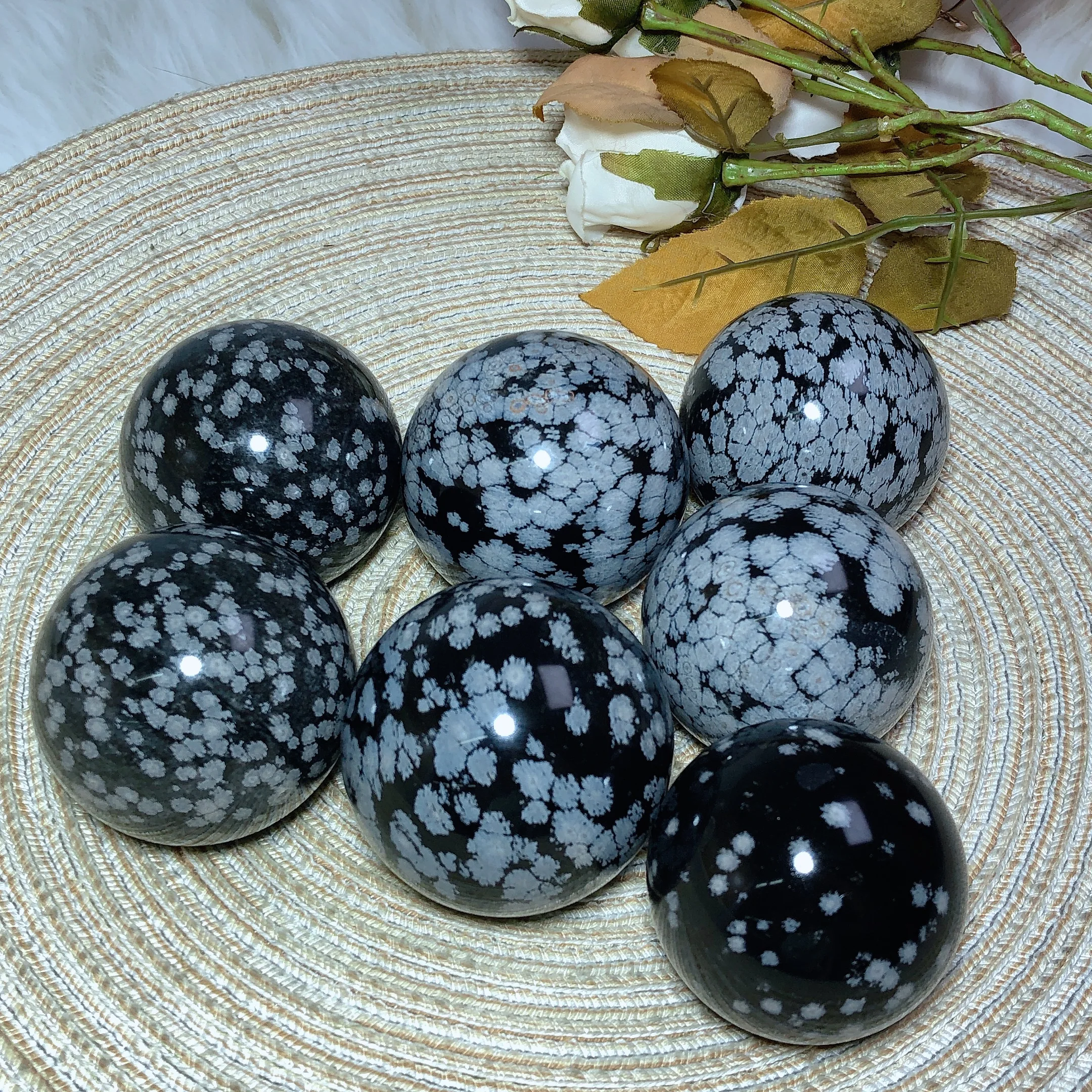 https://ae01.alicdn.com/kf/S26298b0a69bc4a2d8a573aa98bf67914K/Natural-Crystal-Snowflake-Obsidian-Sphere-Ball-Polsihed-Energy-Reiki-Healing-High-Quality-Home-Decorations-Room-Decor.jpg