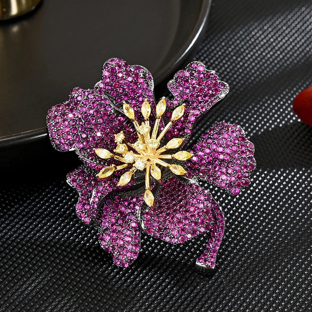 Luxurious Brooch for Women Crystal Zircon Purple Flower Brooches Badge Party Banquet Shiny Designer Pin Accessory Corsage Gifts