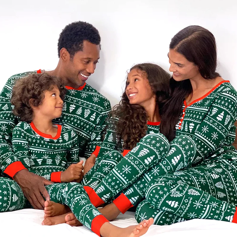 thumbnail image 2 of Conjunto de pijamas navideños familiares a juego 2025, ropa para madre, padre e hijos, atuendo de apariencia familiar, mamelucos para niña, pijamas, 2 of 5