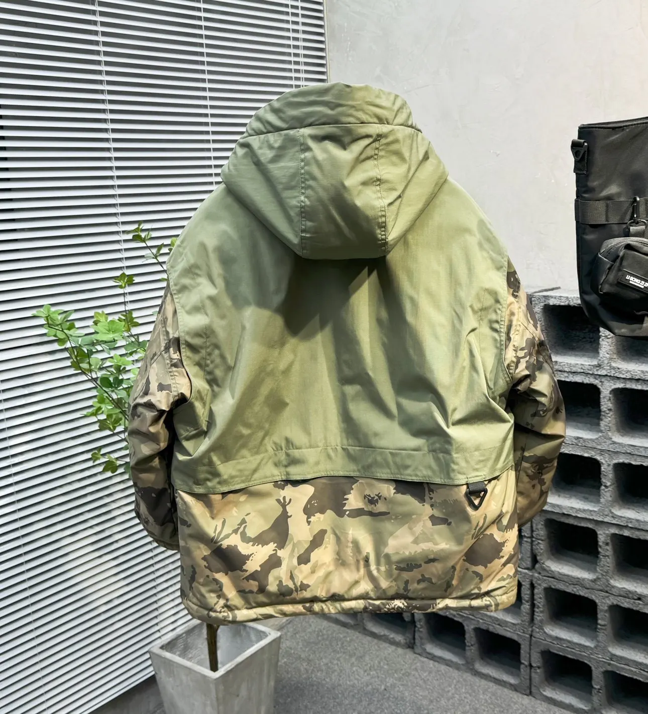 Down Jacket for Men - Winter Trend Camouflage Patchwork Warm-keeping Coat, Casual Hooded White Down Jacket, Anti-chill Top Coat - 2