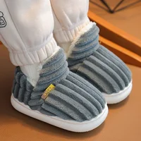 Kuschelige Plüsch-Schuhe – Bild 5