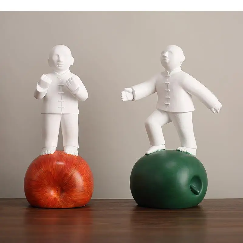 

Статуэтка-мастер в минималистическом стиле из эпоксидной смолы