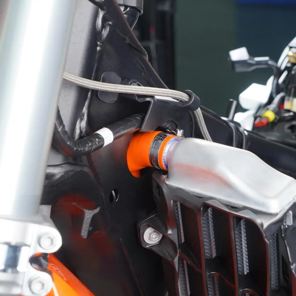 NICECNC Für KTM EXC 300 EXC 450 EXCF 350 XCW 2020-2023 SX 125 SXF 250 SXF 450 XC XCF 2019-2022 Rahmen T-Stück Kühlerschlauch-Set – Detail 5