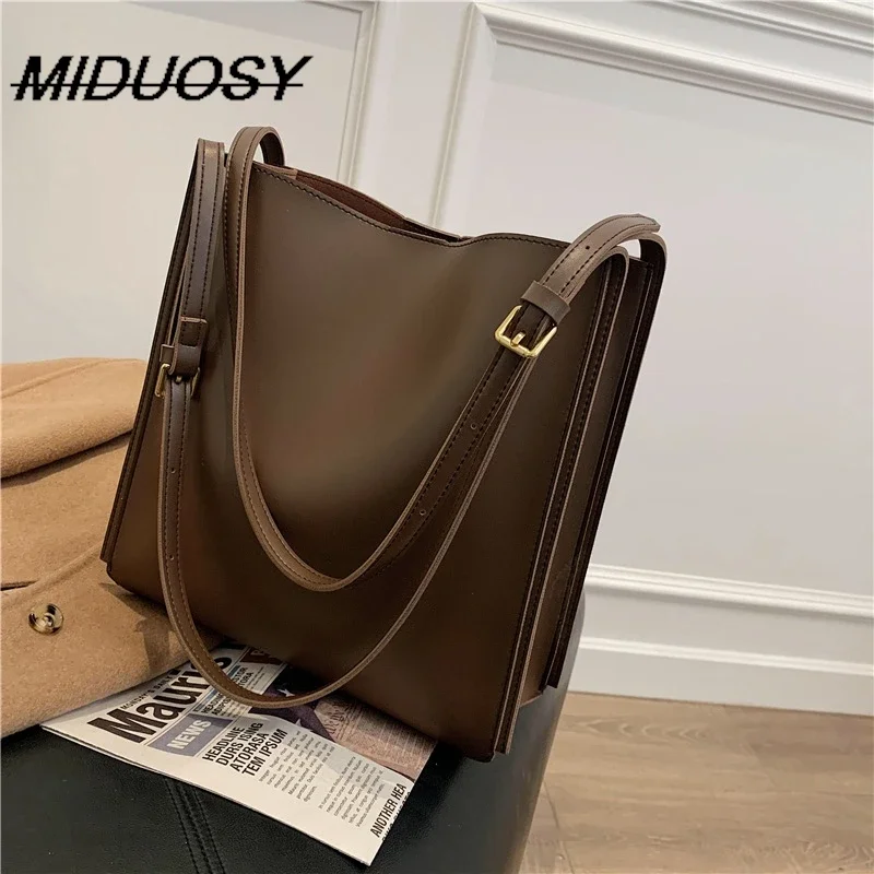 

Large Capacity Bag for Women 2023 New Advanced Texture Versatile Retro Large Shoulder Bag Solid Color Commute Tote Bag