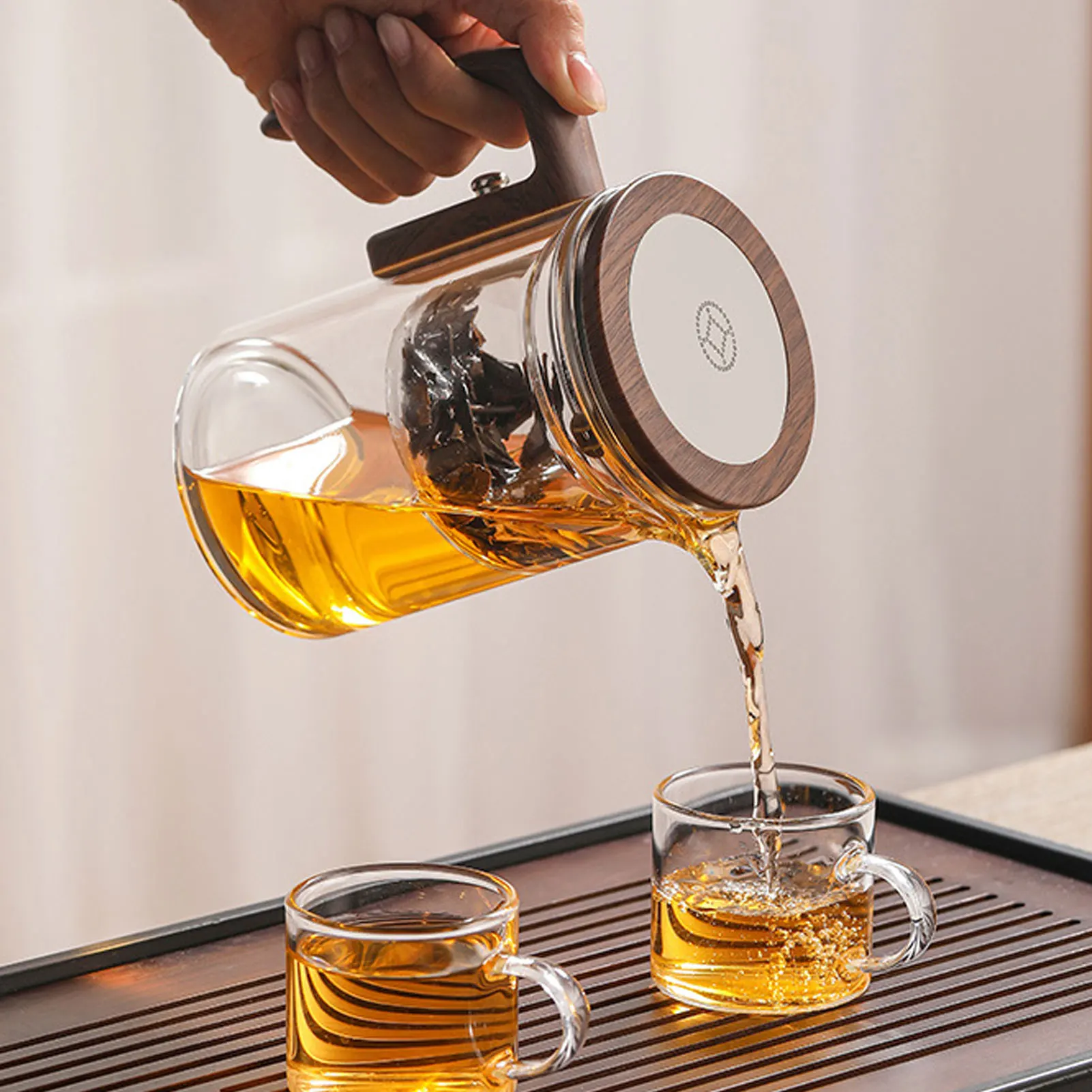 Clear Tea Pot Water Separation Glass Teapot with Strainer 800ml Clear Tea Pot with Wooden Handle Secure Lid Magnetic