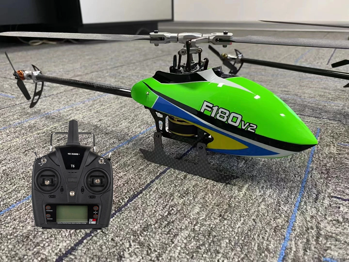 

YUXIANG F180 V2 6CH 3D 6G система двойной бесщеточный двигатель с прямым приводом безвоздушный Радиоуправляемый вертолет RTF BNF VS F180
