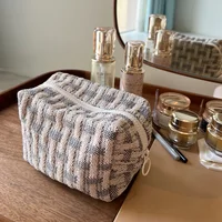 Classic Plaid Multifunctional Three-dimensional Makeup Bag with Large Capacity 1