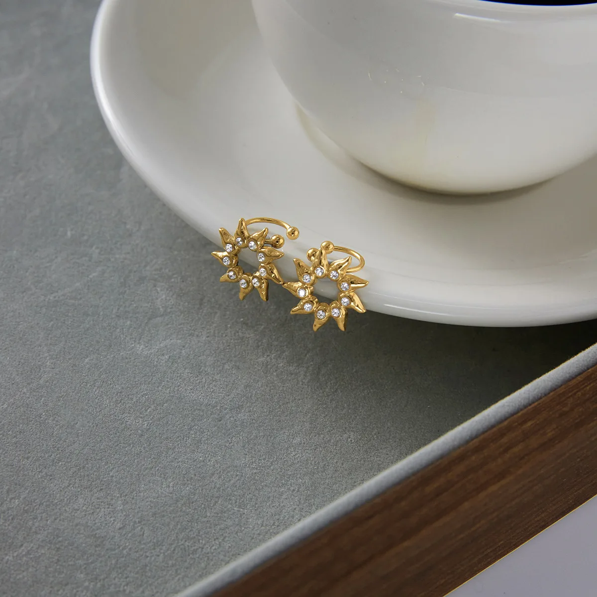 Unusual Shining CZ Zircon C-shape Hoop Earrings Hollow Out Flower Geometric Ear Stud for Women Stainless Steel Delicate Jewelry