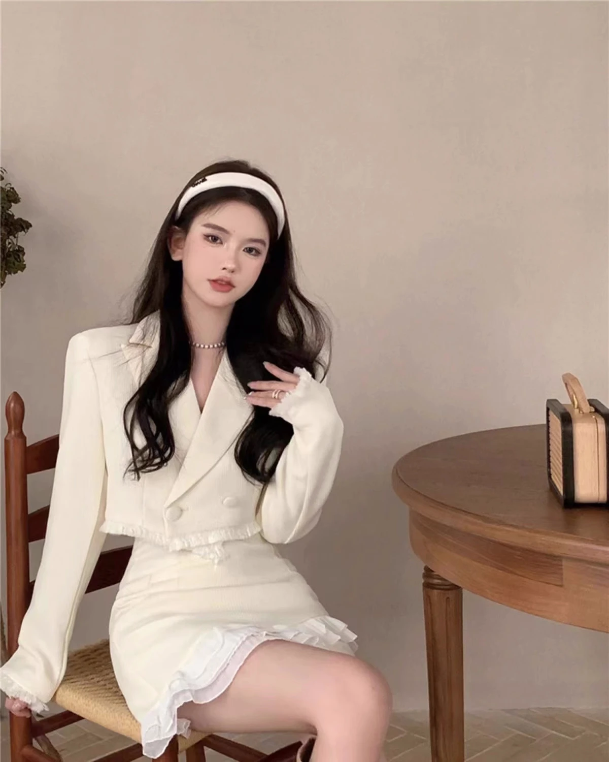 Conjunto de falda de dos piezas de lujo para mujer, chaqueta corta con solapa y volantes, minifalda ajustada de retazos, moda coreana, otoño