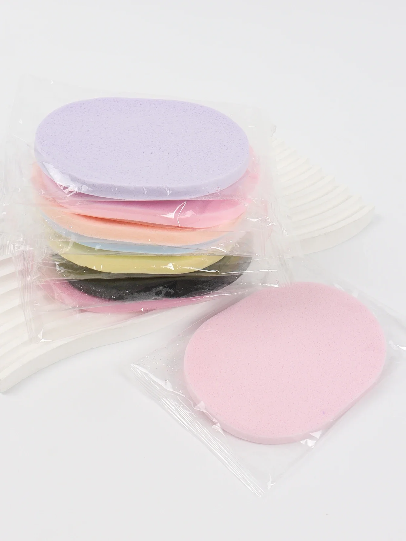 Description Picture 3 of item10 Pieces of Random Color and Shape Face Wash The Face Sponge Scrub Exfoliating Facial Pad Is a Reusable Makeup Remover Suitabl