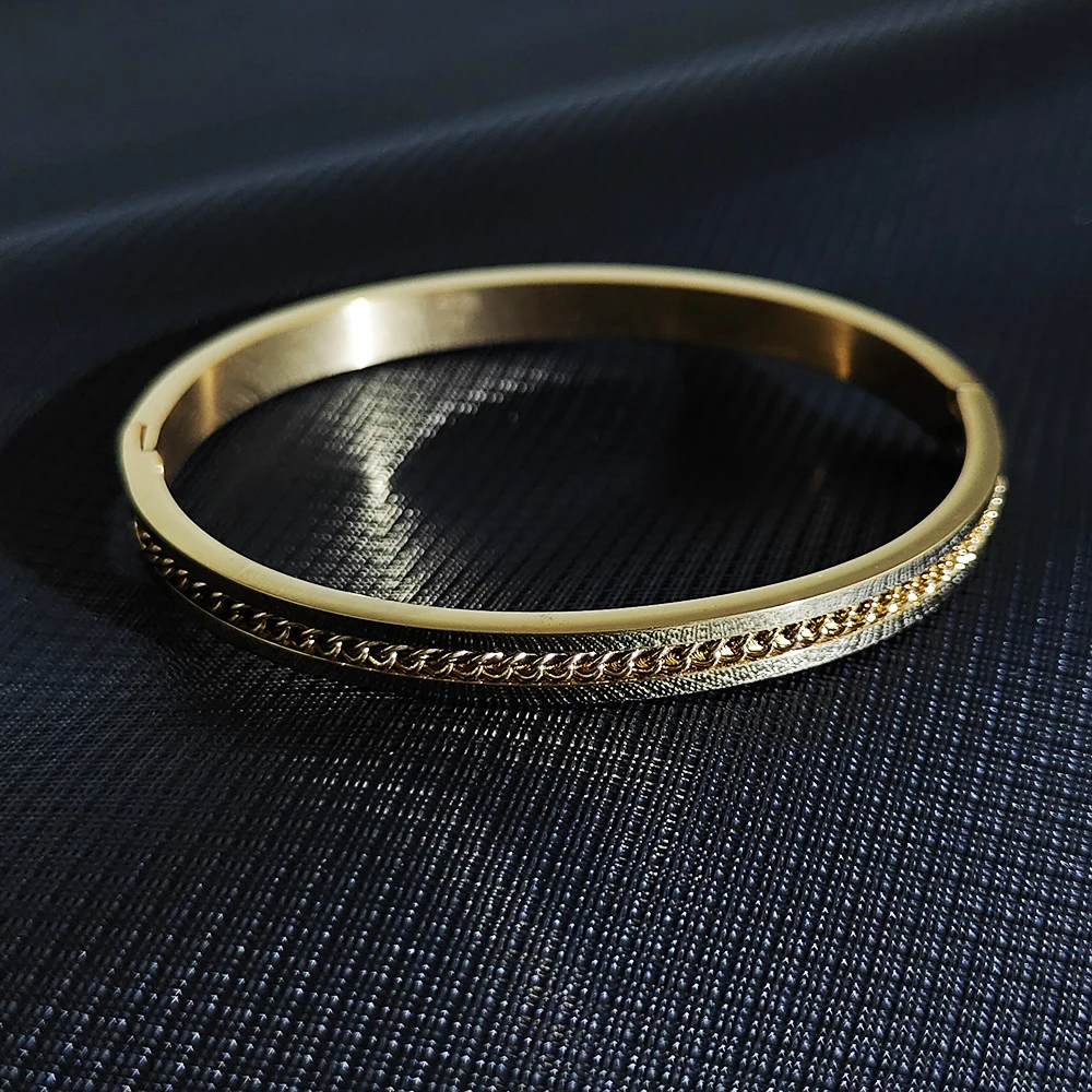 

Bracelet for Woman Gold Silver Stainless Steel Cuban Chain Closed Bangle Brand Charm Jewelry Gift for Girlfriend Wholesale