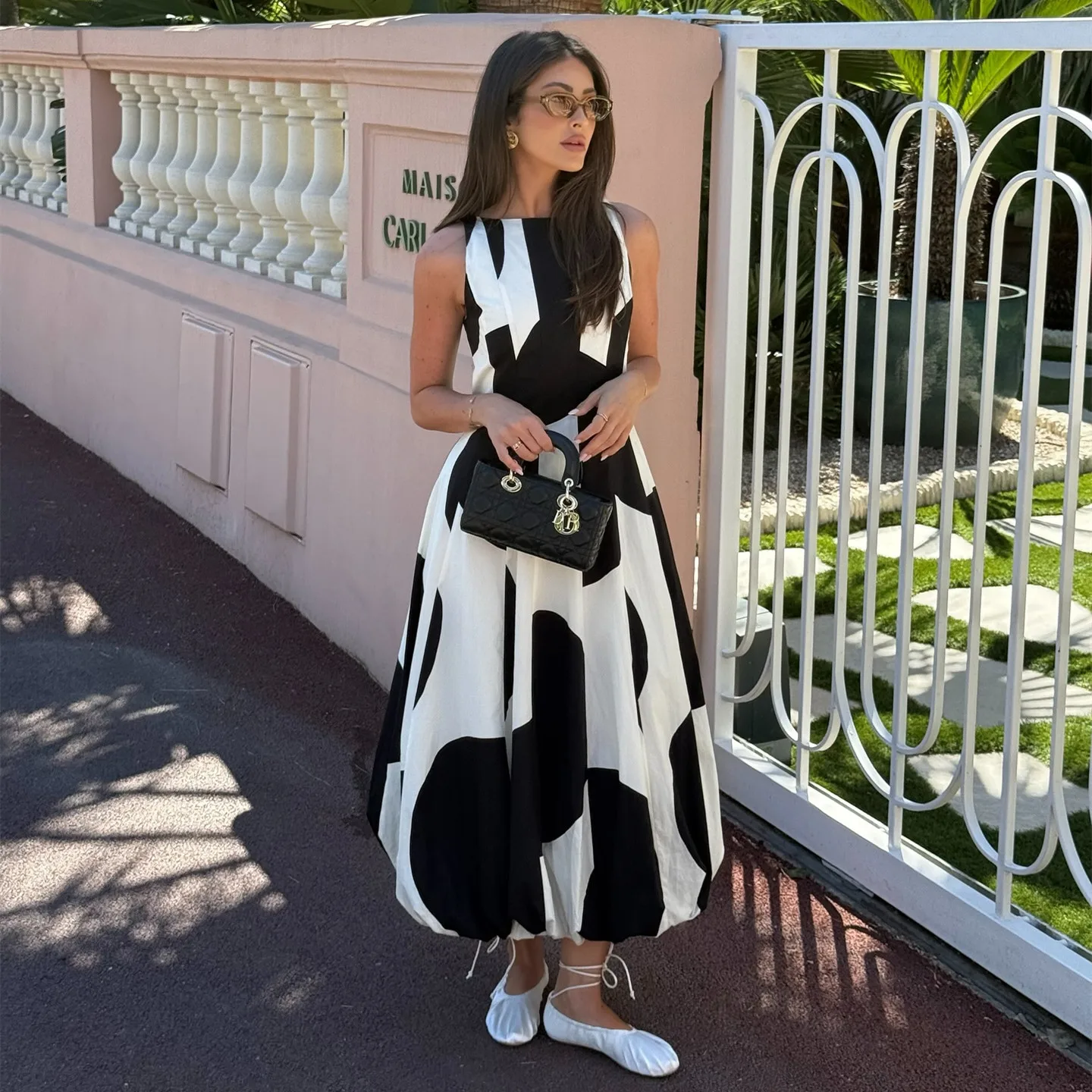 PB & ZA2025 نمط غير منتظم ألوان متباينة رقبة مستدي...