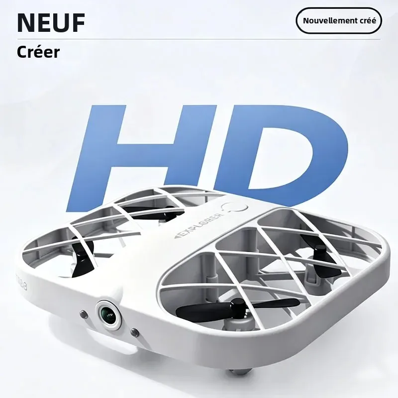 Vue rapprochée du drone 8K bleu/blanc montrant la caméra HD orientable à 360°, idéal pour un contrôle mobile amusant.