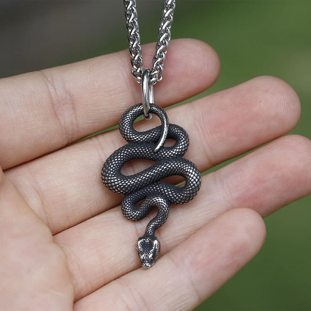 OAKKY Collana Uomo Serpente Gotico In Acciaio Inossidabile 316L – Ciondolo 49 Mm Con Catena, Portafortuna (Multi Colore) - 2