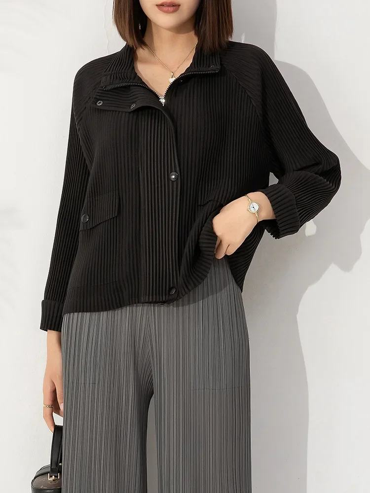 YUDX Miyake Winter Section Jacket Women\'s Fashion Casual Loose Large Size Zipper Section Thick Fabric Pleated Short Top 2023 New