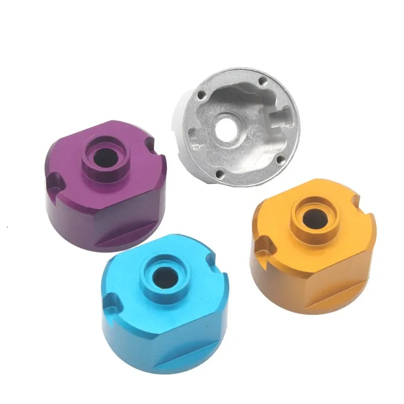 Deux coques de voiture RC 1/10, une bleue et une jaune, présentées de face, idéales pour personnaliser votre bolide.