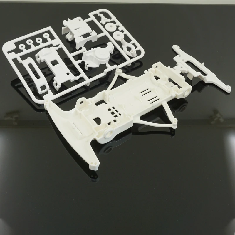homemade mini 4wd racing car white/black carbon SFM chassis for 1/32 scale car 3