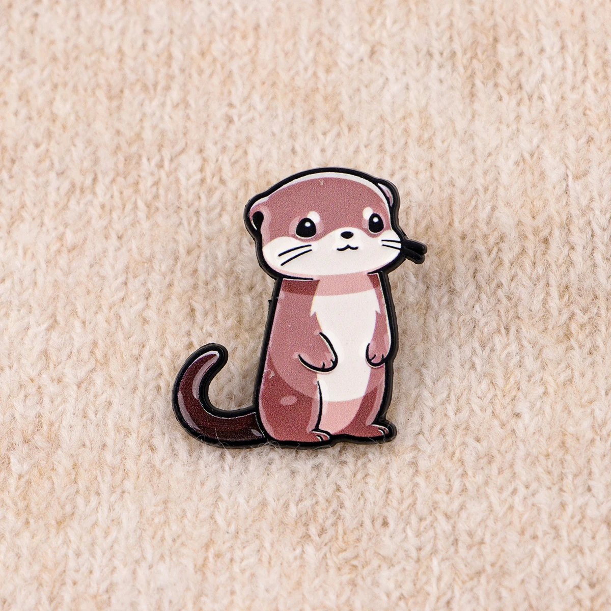 Charming Otter Enamel Pin – Whimsical Animal Brooch for Clothing Accessories and Gifts