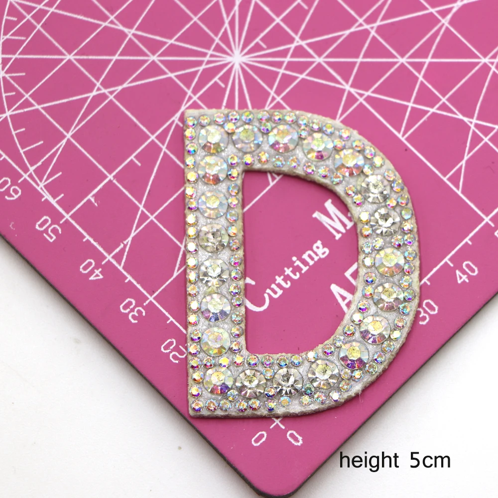 1PC A-Z Aufbügeln Weiß Strass Englisch Brief Patches Hochzeit Kleidung Handwerk DIY Party Handwerk NähenPersonalisierte Buchstaben Patches – Detail 4