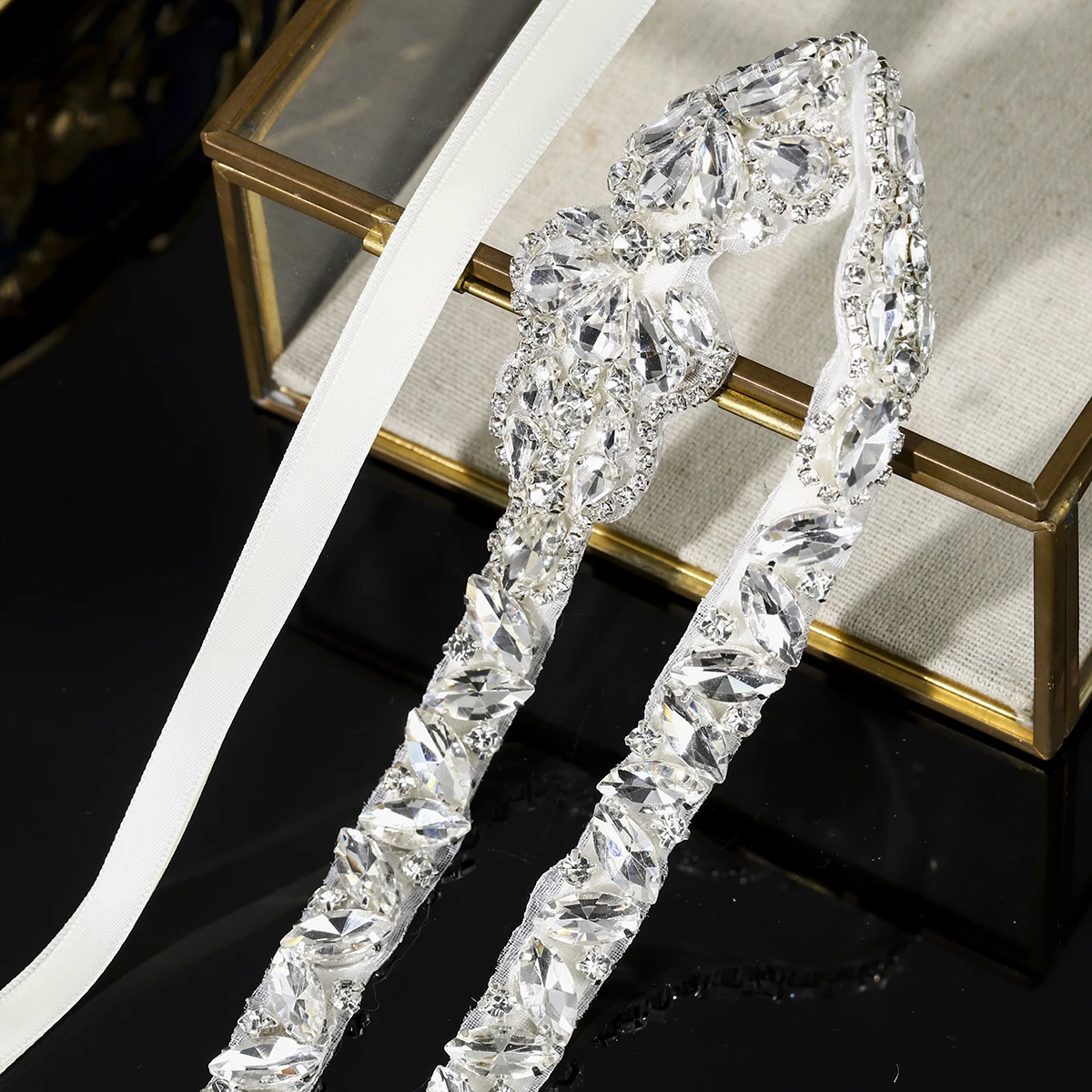 Elegant Silver Crystal Belt Sbffe77a8243a487184cc301bbc6ff  main image 2