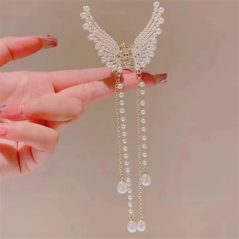 Elegant Pearl Butterfly Hair Clip