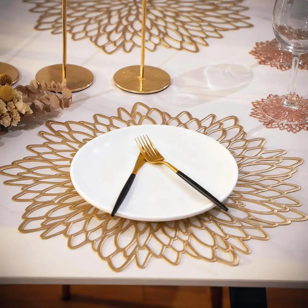 Gold Round Placemats & Coasters Set 1