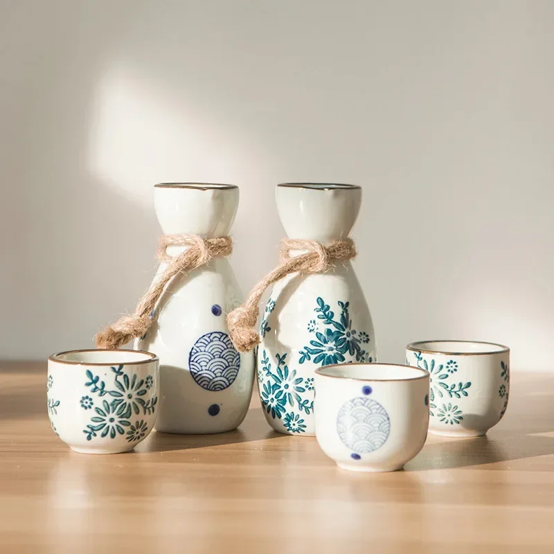Vintage Japanese Sake Ware Ceramic Flower Wine Pot and Cup Home Kitchen Restaurant Wine Dispenser Drinking Supplies Accessories