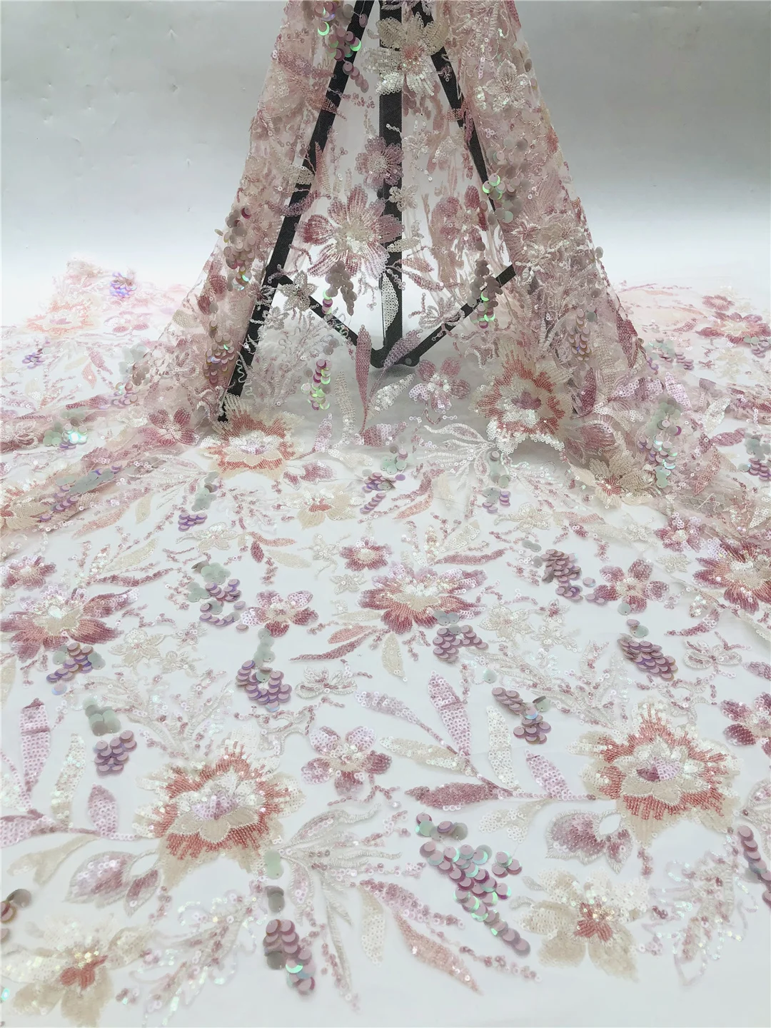 

Pretty New Design Colorful Sequins With Beads Embroidery African Lace Fabric French Tulle Net For Evening Dresses Weddings Party