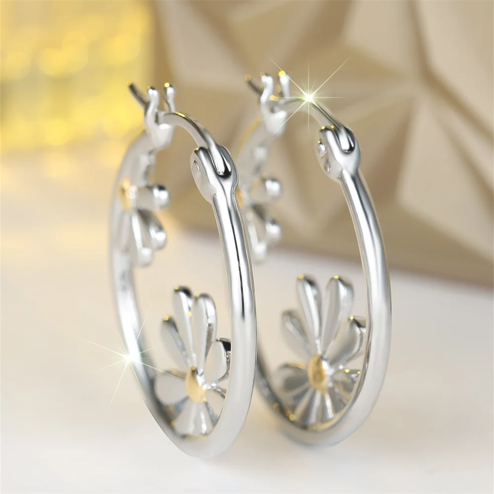 Simple Fashion Small Daisy Flower Hoop Earrings For Women Vintage Silver Color Ear Buckle Wedding Jewelry Engagement Party Gifts