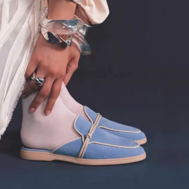 أحذية نسائية مسطحة من الجلد السويدي لربيع وخريف 2026، أحذية كاجوال ذات نعل ناعم عالية الجودة من الكشمير تواكب أحدث صيحات الموضة