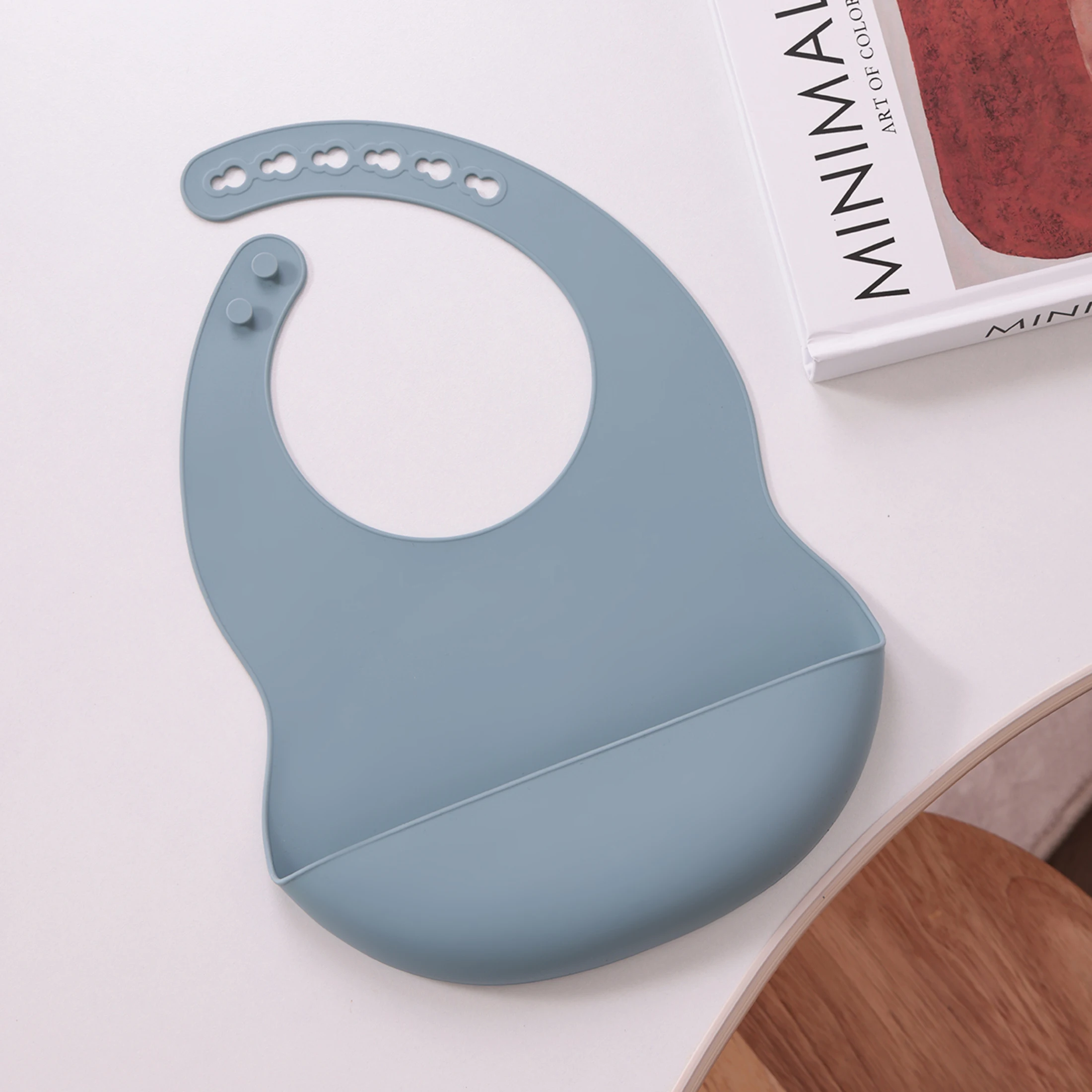 Silicone Baby Bib 1PCS Color Kids Adjustable Waterproof Feeding Bib BPA Free Soft Drool Newborn Essentials Saliva Towel