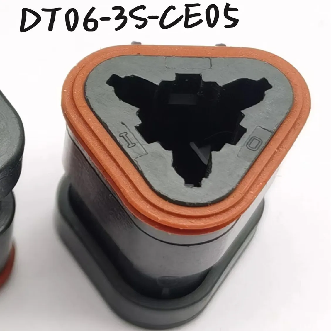 

10PCS original connector DT06-3S-CE05 Housing for Female Terminals Wire-to-Wire 3P .394 in [10.01 mm] Centerline Sealable