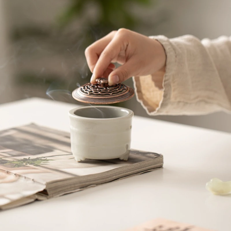 Creative Lingzhi Lid Three Legged Incense Stove Retro Honey Glazed Aromatherapy Furnace Zen Censer Holder Tea Ceremony Ornament