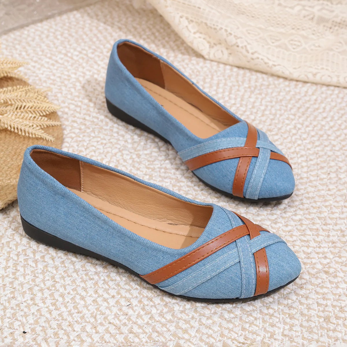 New Fashionable Breathable Comfortable Flat Shoes Anti slip Soft soled Women's Shoes Casual Shoes 2026