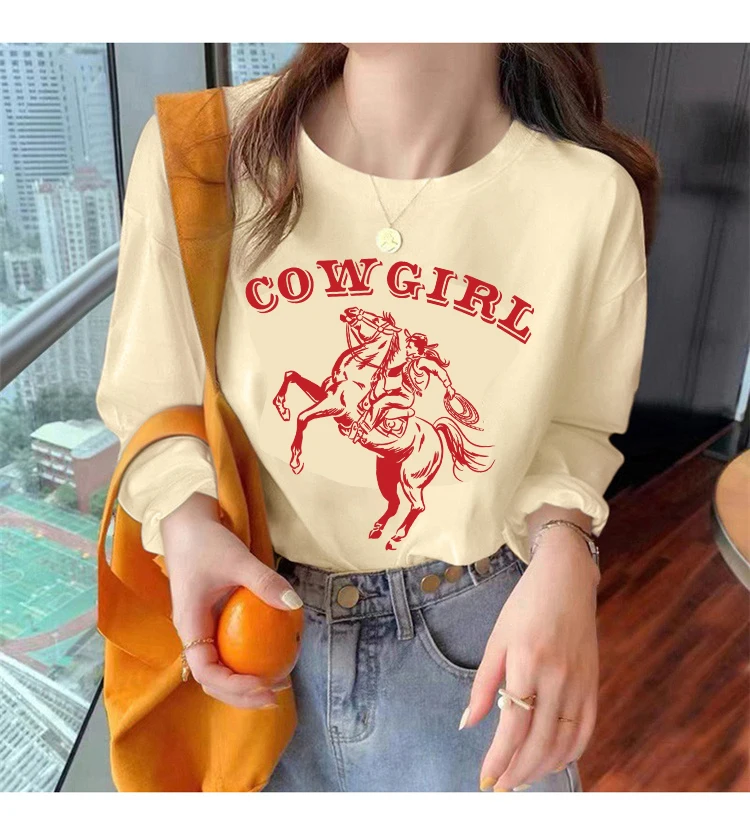 

Футболка женская с длинным рукавом и надписью «Cowgirl Horse»