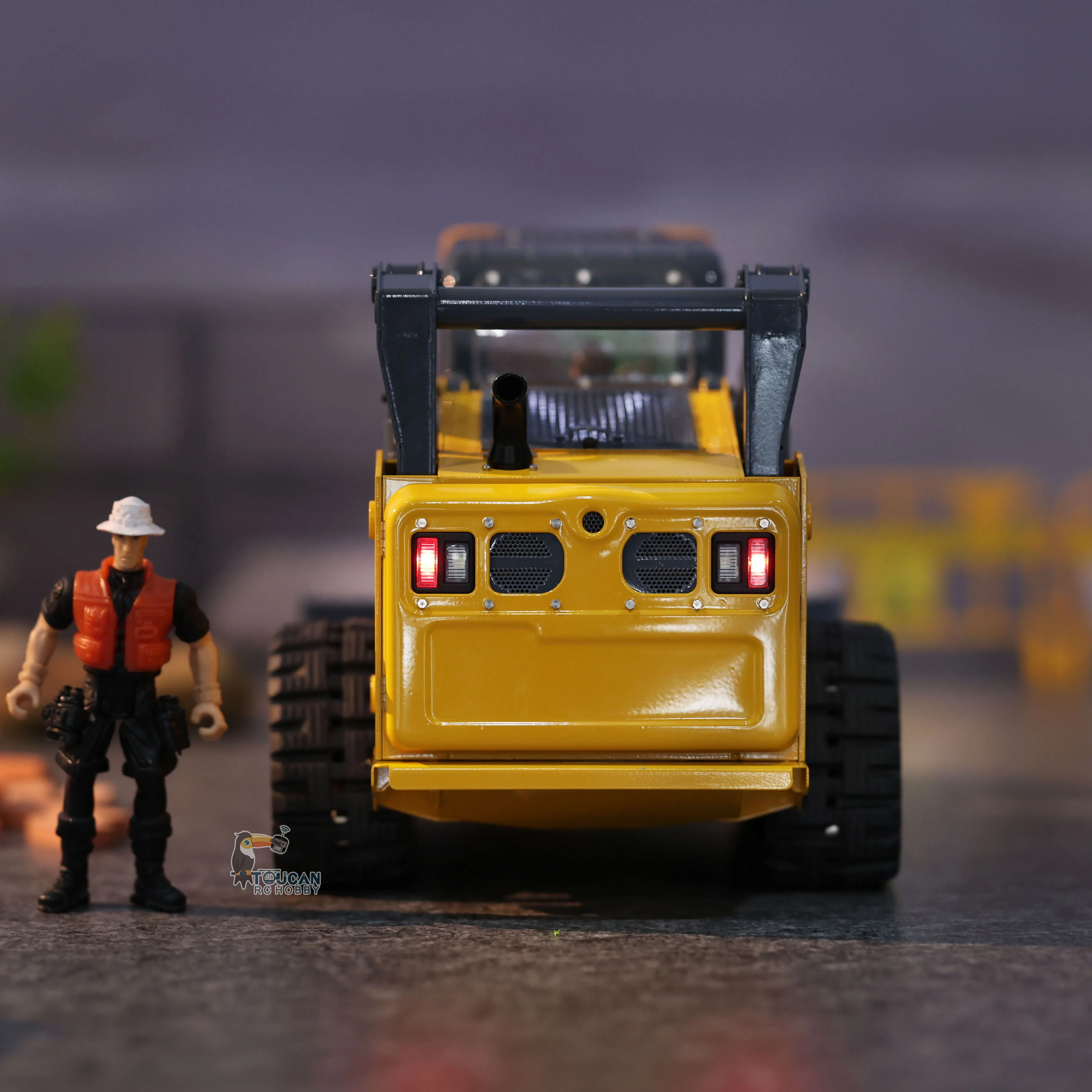 1/14 RC Hydraulic Skid-Steer Loader SM770 RTR Radio Control Construction Vehicle RC Car Painted Model Light Sound Mini RC Toys 4