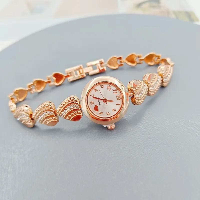 Retro Small Dial Watches for Women with Gemstone, High-quality, Exquisite Heart Bracelet, Ladies' Clock Wristwatch