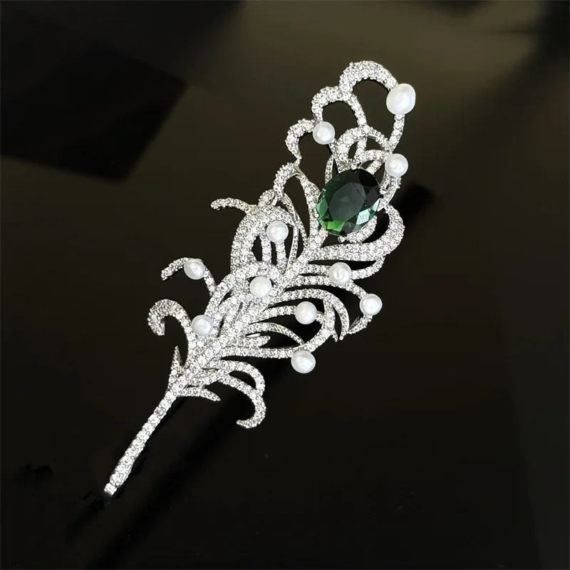 OKILY Elegant Jewelry Emerald Zircon Feathered Brooch Exquisite 3mm Freshwater Pearl for Men Suit Brooch Pin Clothing Ornament